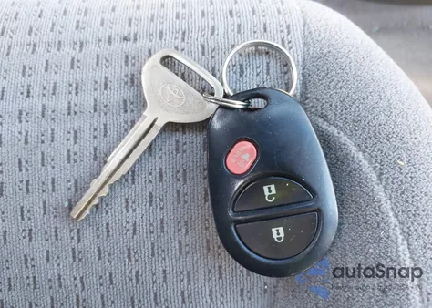 2010 Toyota Sienna Ce from USA, damaged, VIN 5TDKK4CC7AS300889